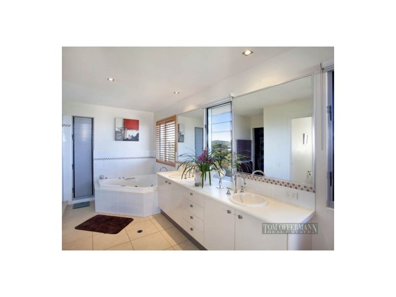 20 Captains Court, Sunrise Beach QLD 4567