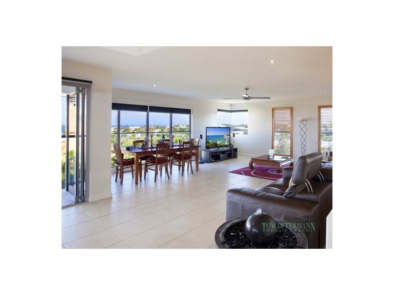 20 Captains Court, Sunrise Beach QLD 4567