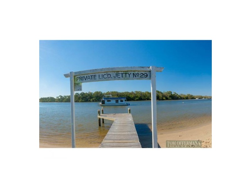 15 Hilton Esplanade, Tewantin QLD 4565