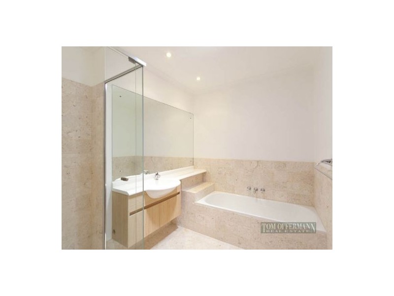 31 Waterside Court, Noosa Waters QLD 4566