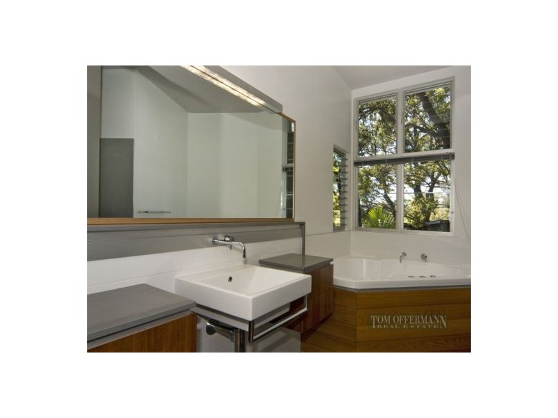 12 Bay View Road, Noosa Heads QLD 4567