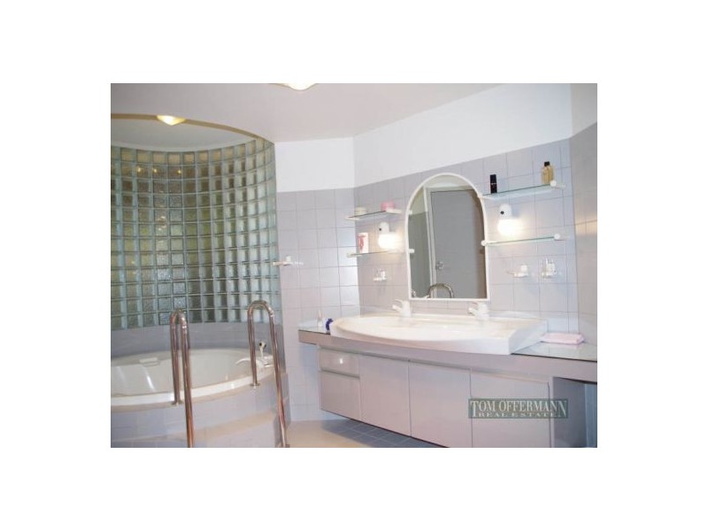 33 Wyuna Drive, Noosa Heads QLD 4567