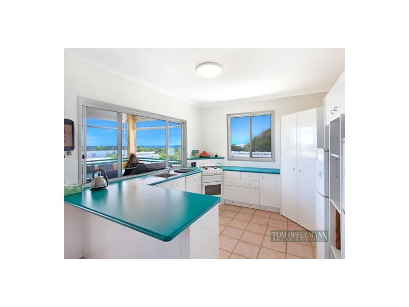 13 Coconut Grove, Castaways Beach QLD 4567