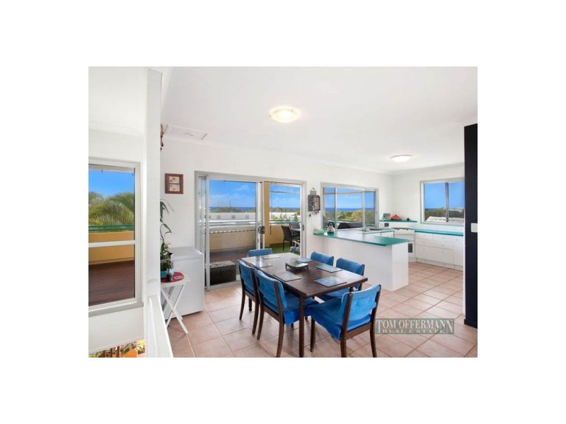 13 Coconut Grove, Castaways Beach QLD 4567