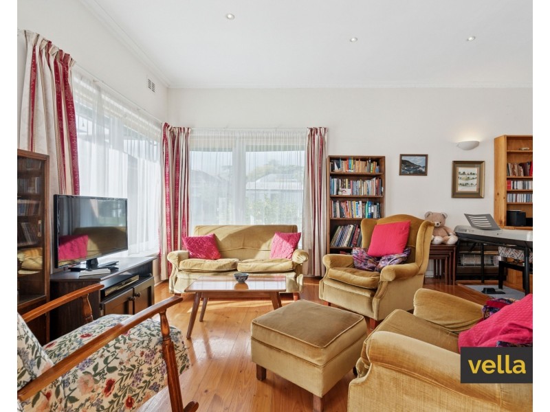 14 Desaumarez Street, Kensington Park SA 5068