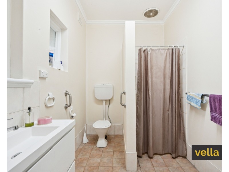 14 Desaumarez Street, Kensington Park SA 5068