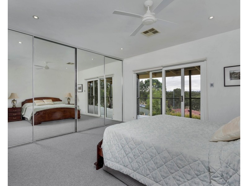 18 Burke Parade, Hewett SA 5118