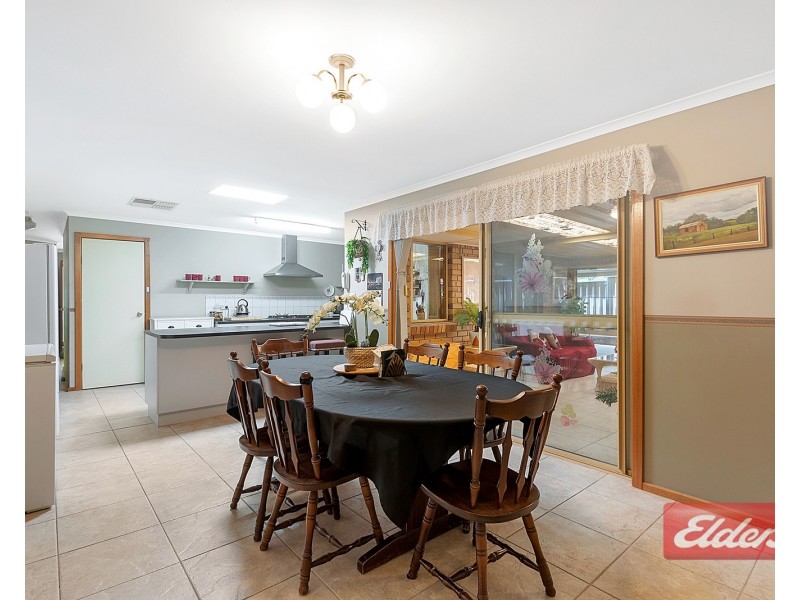 8 Ames Drive, Evanston Park SA 5116