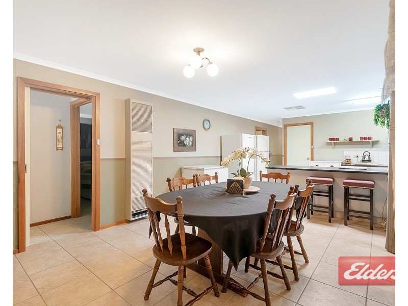 8 Ames Drive, Evanston Park SA 5116
