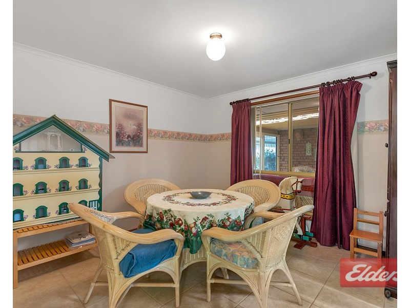 8 Ames Drive, Evanston Park SA 5116