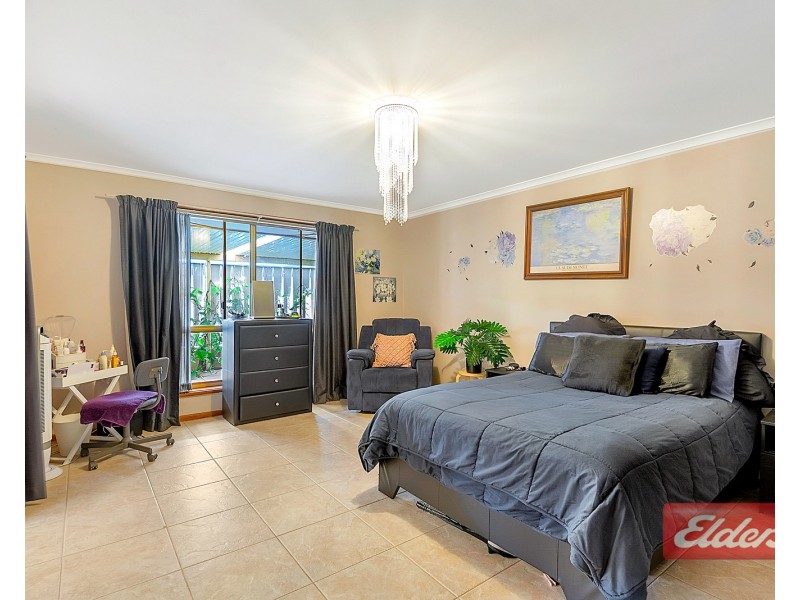 8 Ames Drive, Evanston Park SA 5116