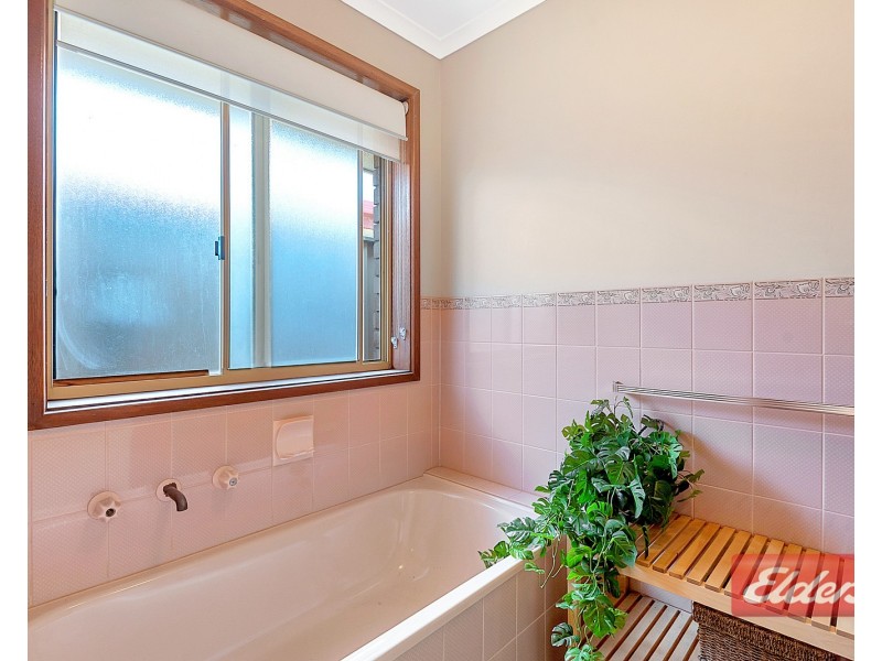 8 Ames Drive, Evanston Park SA 5116