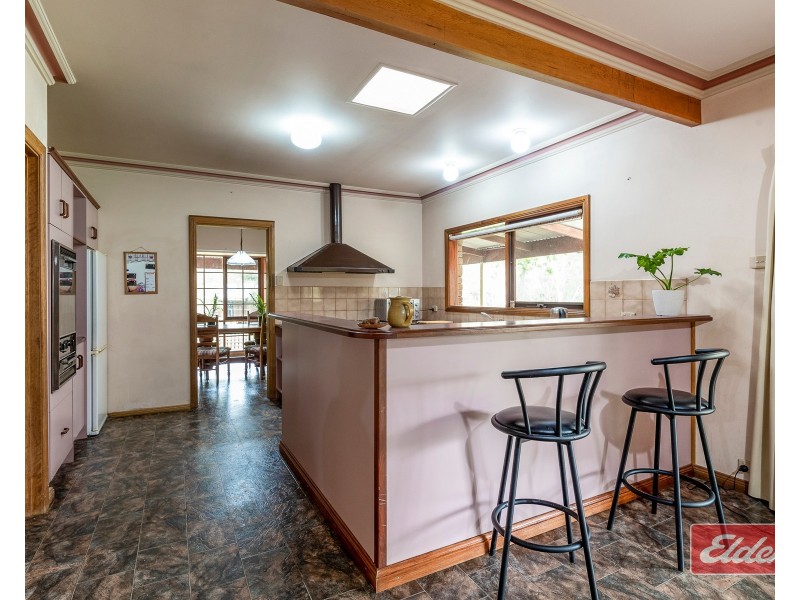 40 Austin Crescent, Cockatoo Valley SA 5351