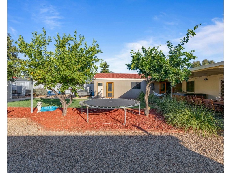 6 Barker Street, Willaston SA 5118