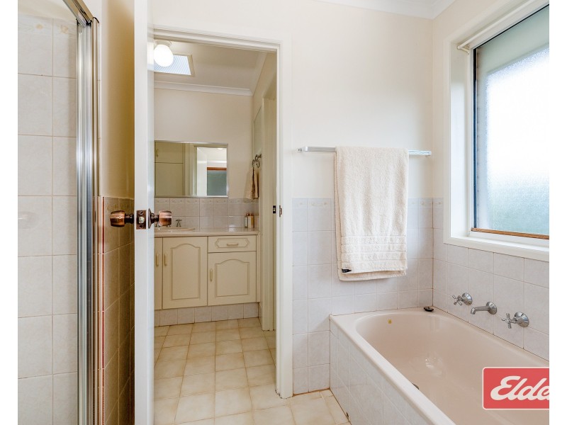 8 Charles Fry Court, Williamstown SA 5351