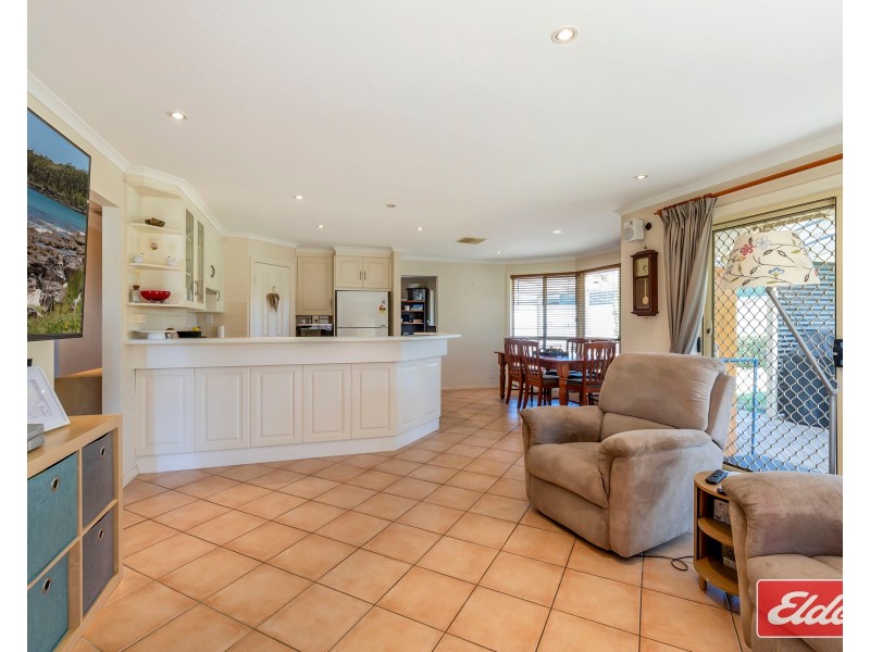 6 Mullen Court, Evanston Park SA 5116