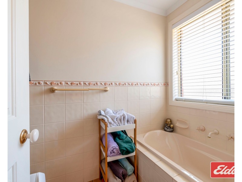 6 Mullen Court, Evanston Park SA 5116