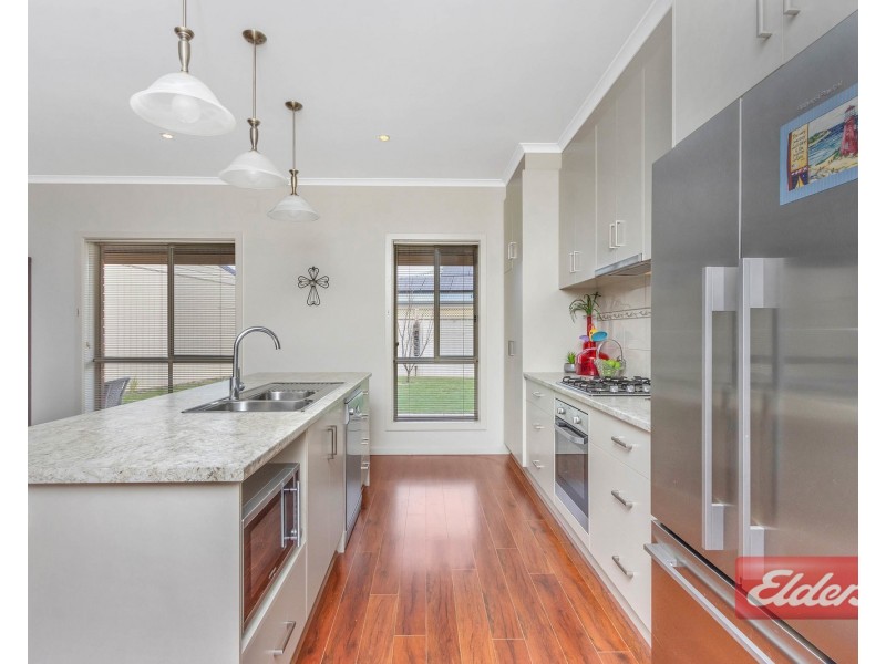 33 Chignell Circuit, Reid SA 5118