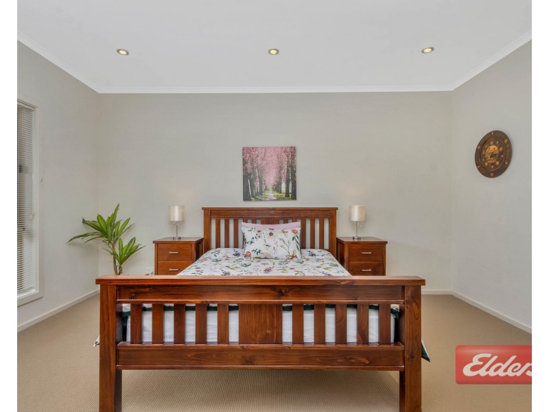 33 Chignell Circuit, Reid SA 5118