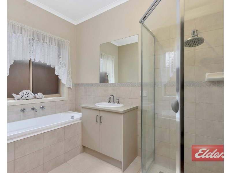 33 Chignell Circuit, Reid SA 5118