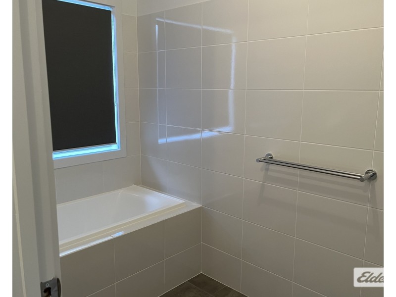 13 Simpson Place, Evanston Park SA 5116