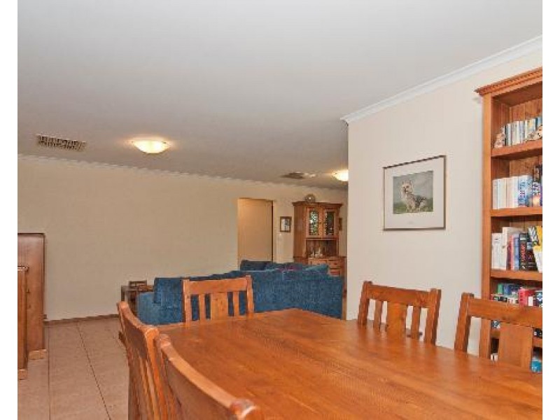 8 Robinson Road, Willaston SA 5118