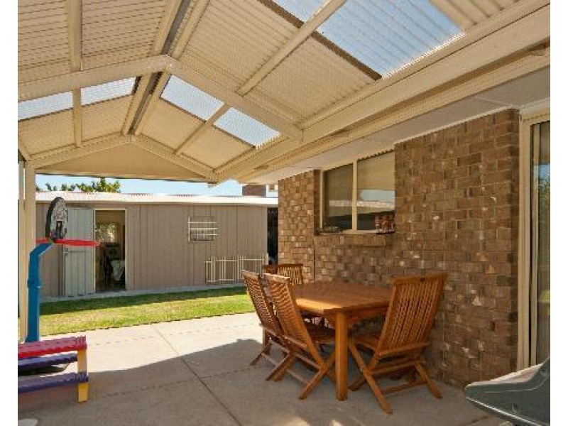 8 Robinson Road, Willaston SA 5118