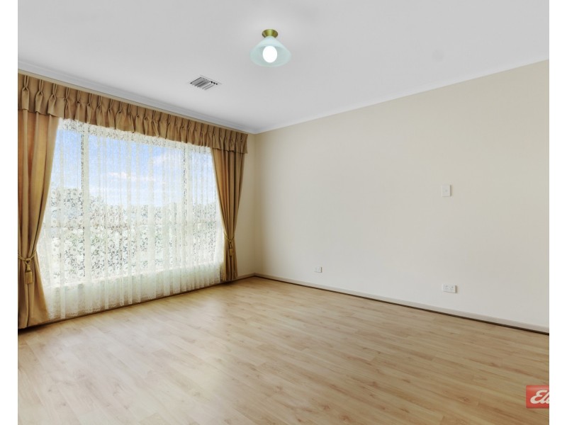 37 Thompson Circuit, Evanston Park SA 5116