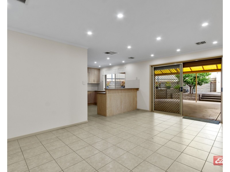 37 Thompson Circuit, Evanston Park SA 5116