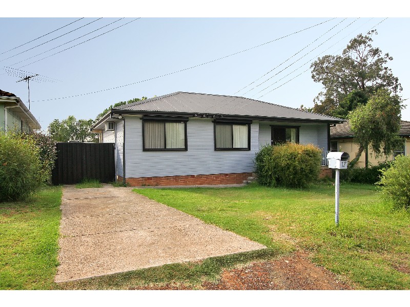 17 Hatfield Road, Canley Heights NSW 2166