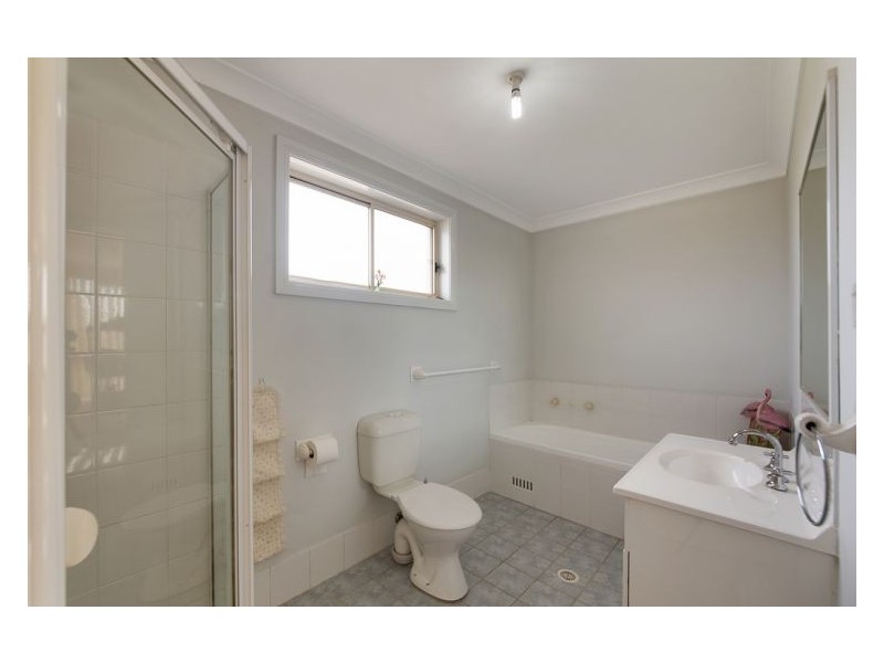 4 Sunrise Place, Horningsea Park NSW 2171