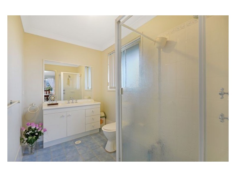 24 Greenwell Rd, Prestons NSW 2170