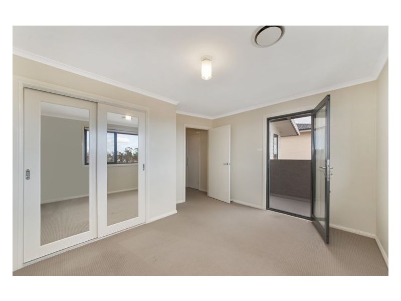 50 Thistle Circuit, Green Valley NSW 2168