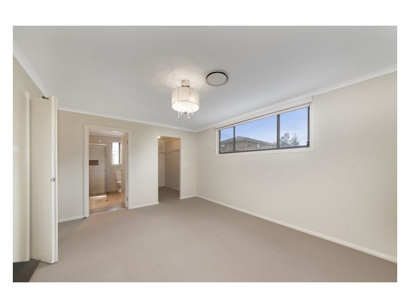 50 Thistle Circuit, Green Valley NSW 2168