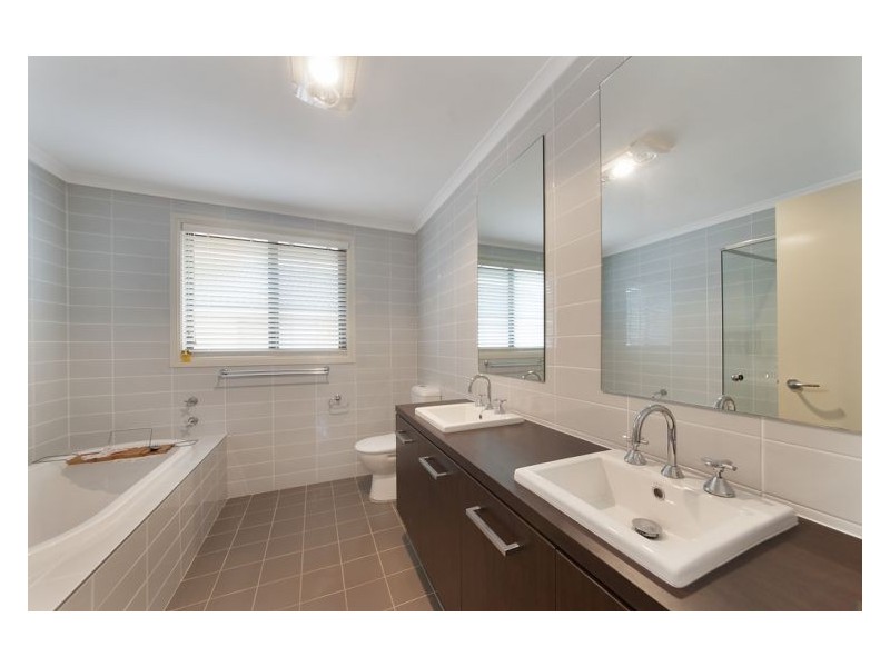 50 Thistle Circuit, Green Valley NSW 2168