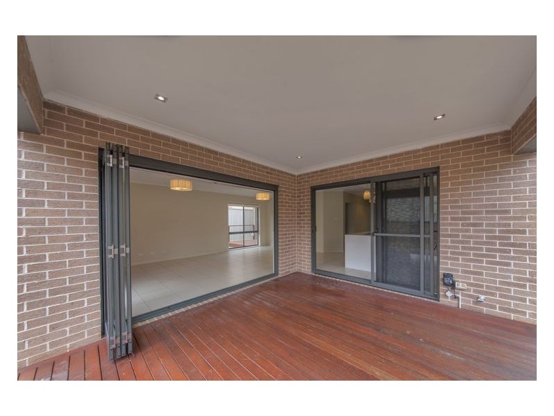 50 Thistle Circuit, Green Valley NSW 2168