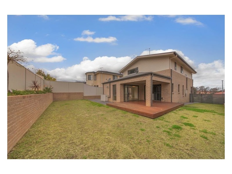 50 Thistle Circuit, Green Valley NSW 2168