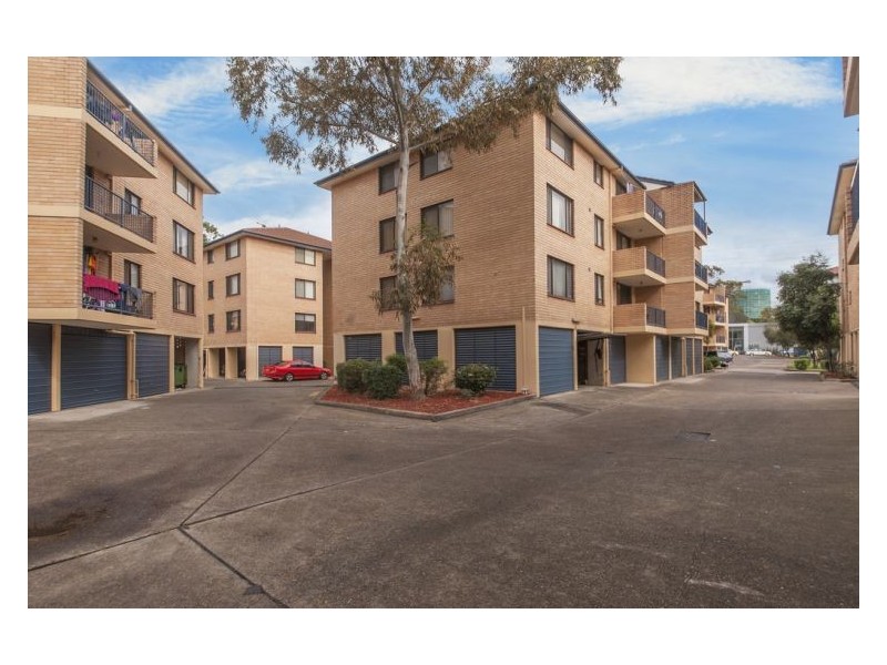 10/5 Griffiths St, Blacktown NSW 2148