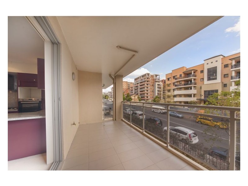 8/49 Lachlan Street, Liverpool NSW 2170