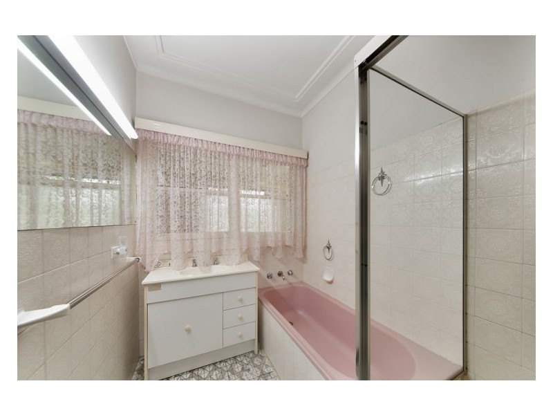 27 Rosemont Ave, Smithfield NSW 2164