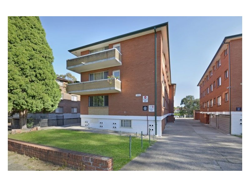 18/168 Sandal Cres, Carramar NSW 2163