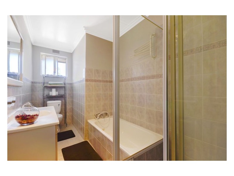 18/168 Sandal Cres, Carramar NSW 2163