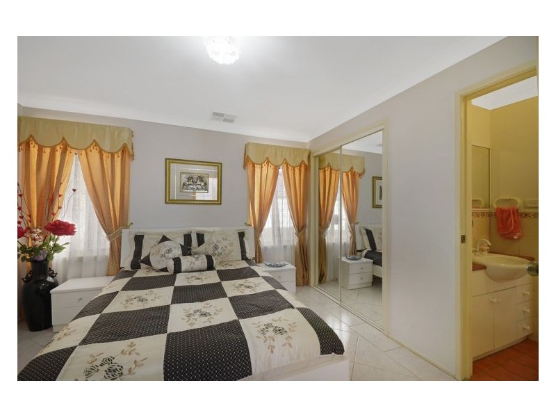 5 Wardia Street, Glenwood NSW 2768