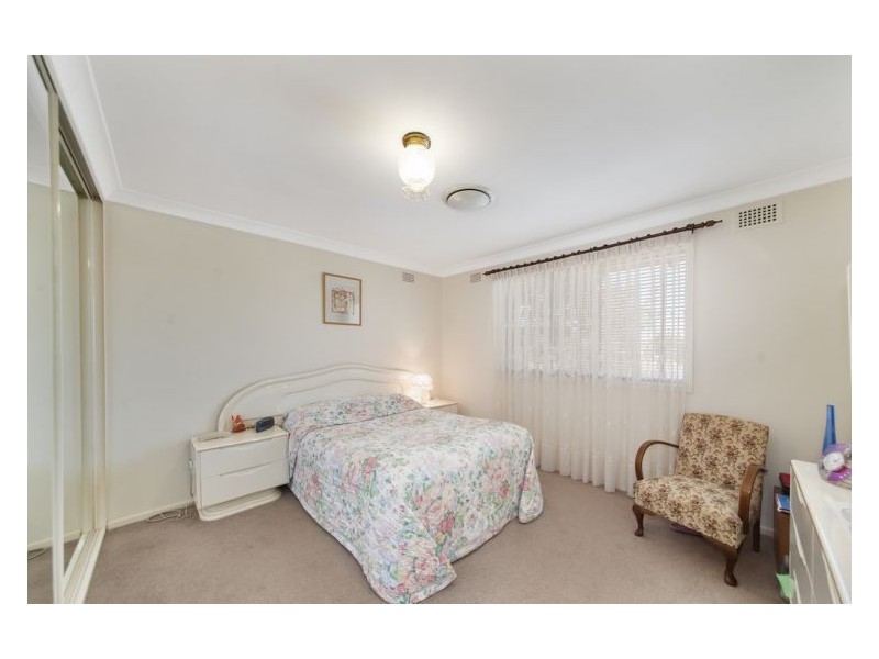 9 Greenvale Street, Fairfield West NSW 2165