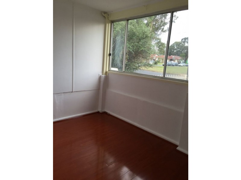 22 Trafalgar Street, Glenfield NSW 2167