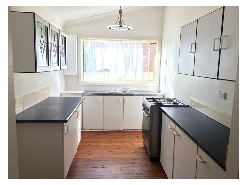 4 Hubert Street, Fairfield NSW 2165