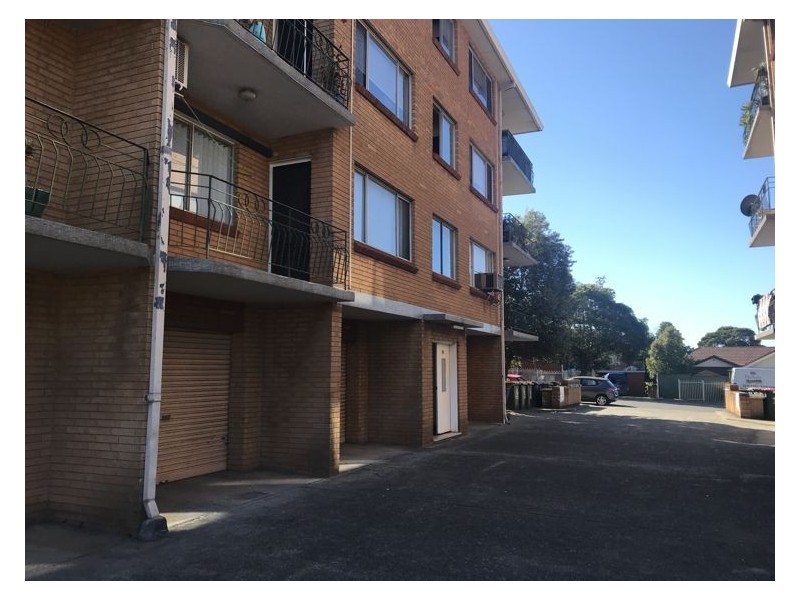 8/49-51 Station Street, Fairfield NSW 2165