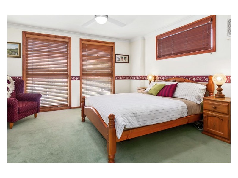 11 Etna Place, Bossley Park NSW 2176