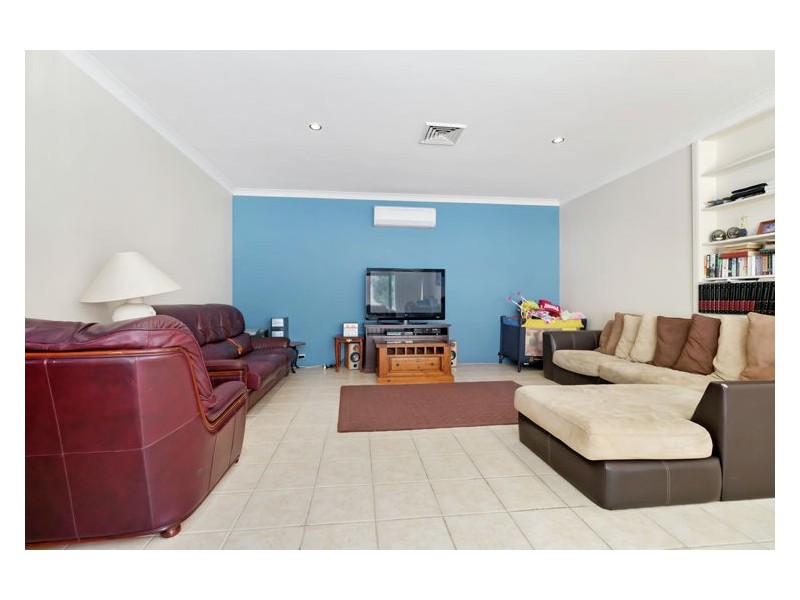 22 Parliament Road, Macquarie Fields NSW 2564