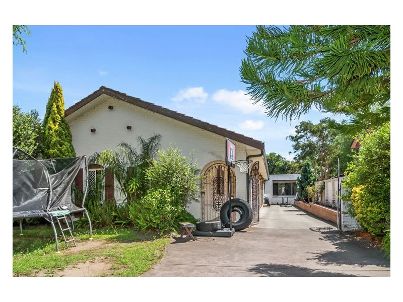 22 Parliament Road, Macquarie Fields NSW 2564